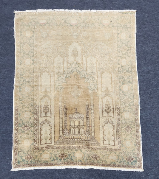 Late 19th Century Turkish Prayer Rug – Handwoven Vintage Wool Carpet (4.2 x 5.5 ft)