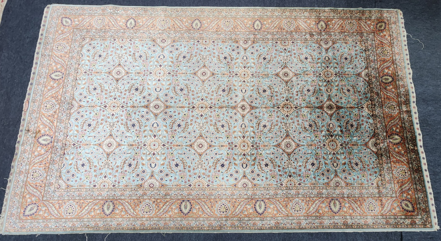 Vintage Silk Kayseri Rug – Exquisite Collector’s Piece (6 x 9)