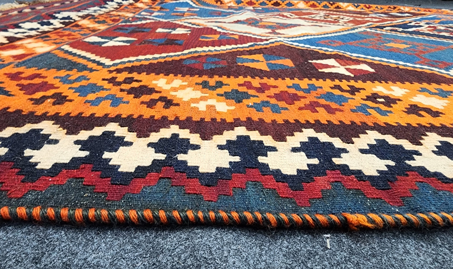 Authentic Persian Shiraz Kilim Rug – Handwoven Geometric Design (5.8 x 10) (#5187)