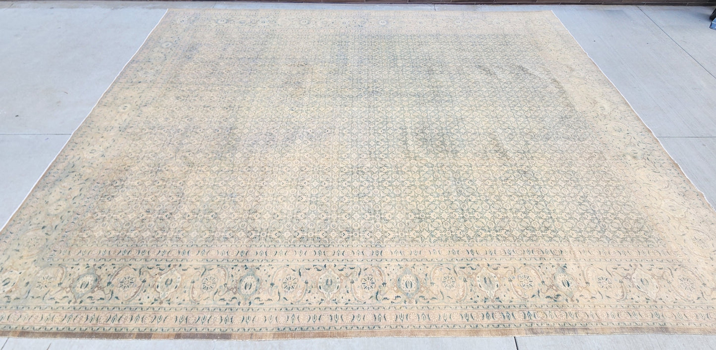 Antique Tabriz Rug – 24K Magic Collection (13' x 17'3")