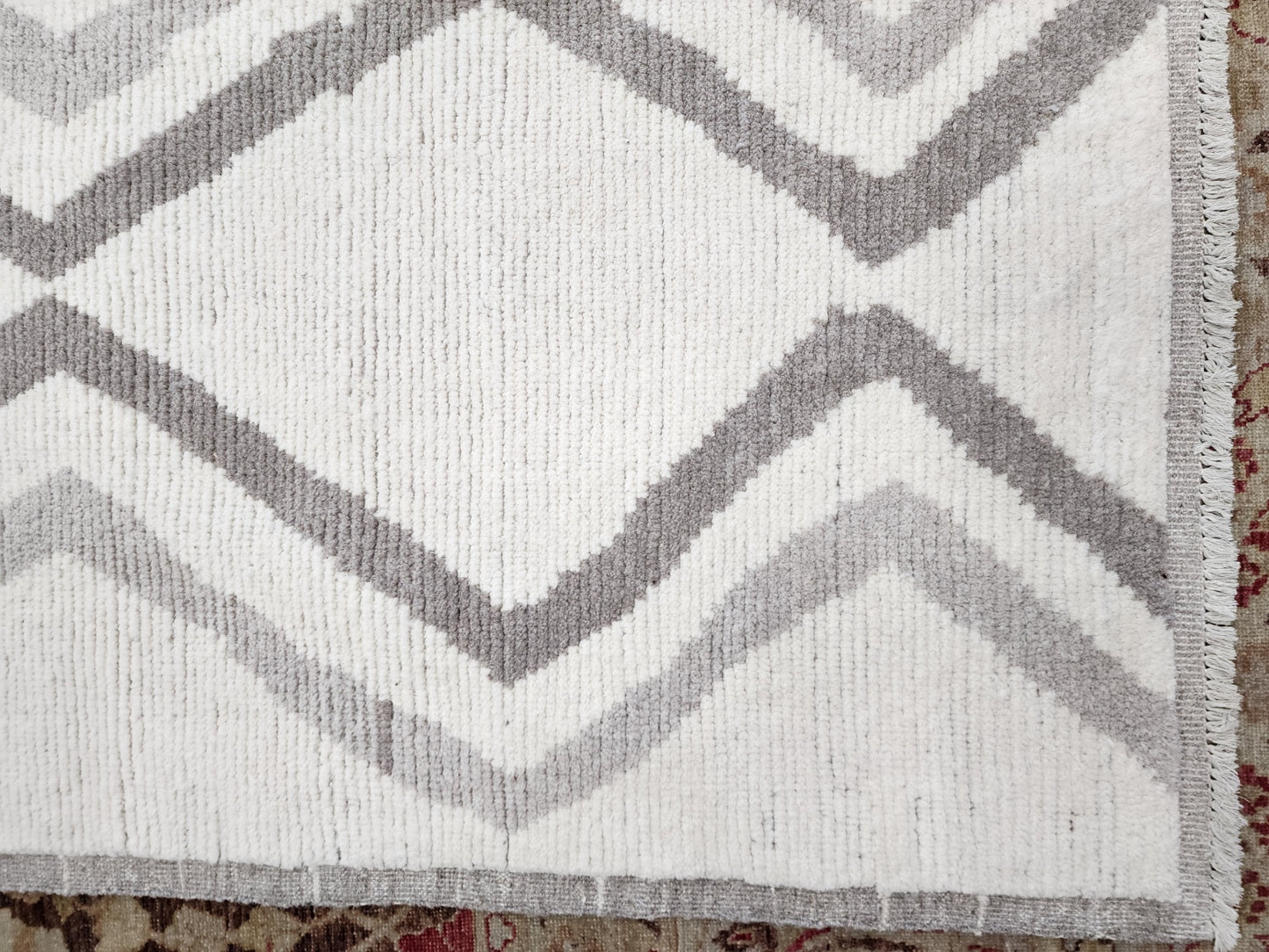 Moroccan Diamonds Rug – Handwoven Geometric Design, Size 9x12