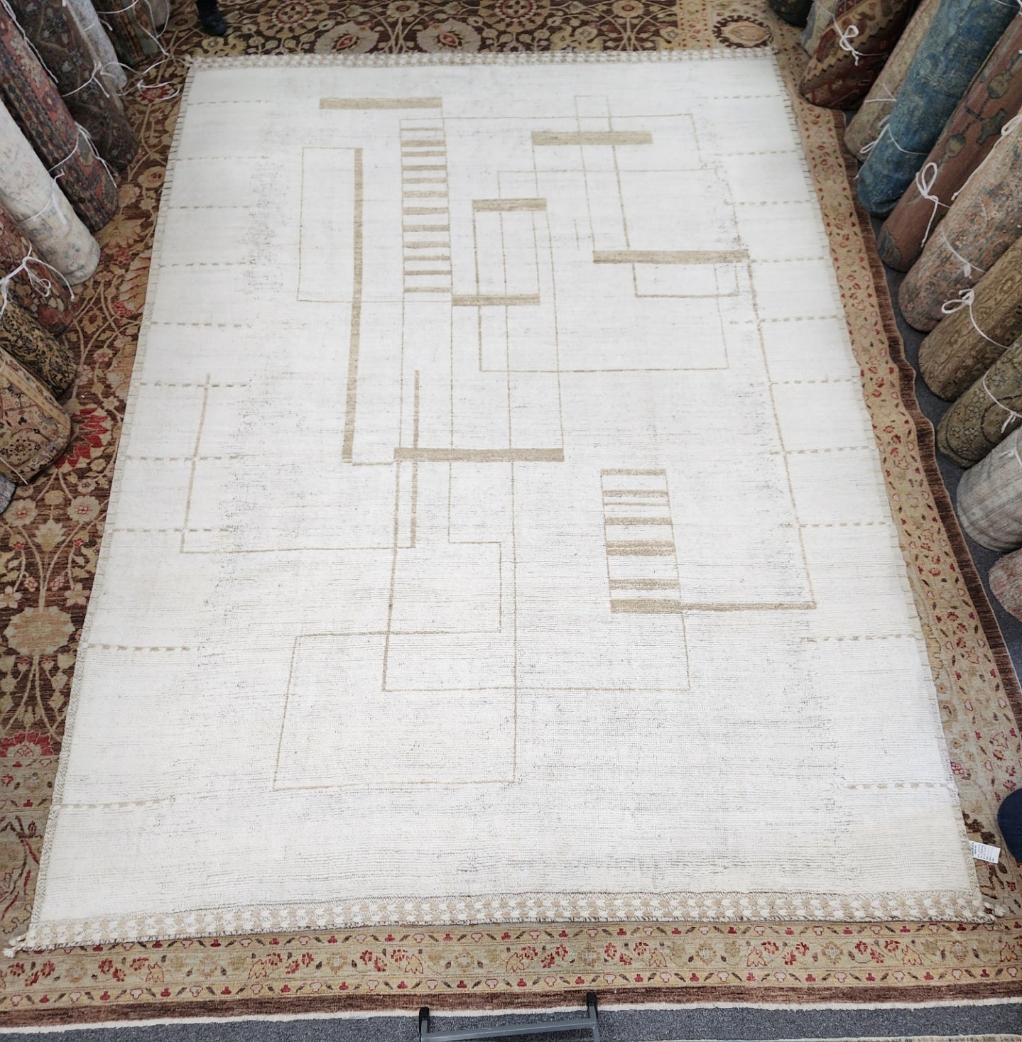 Moroccan Abstract Rug – Handwoven Minimalist Geometric Design, Size 9.3x12.8