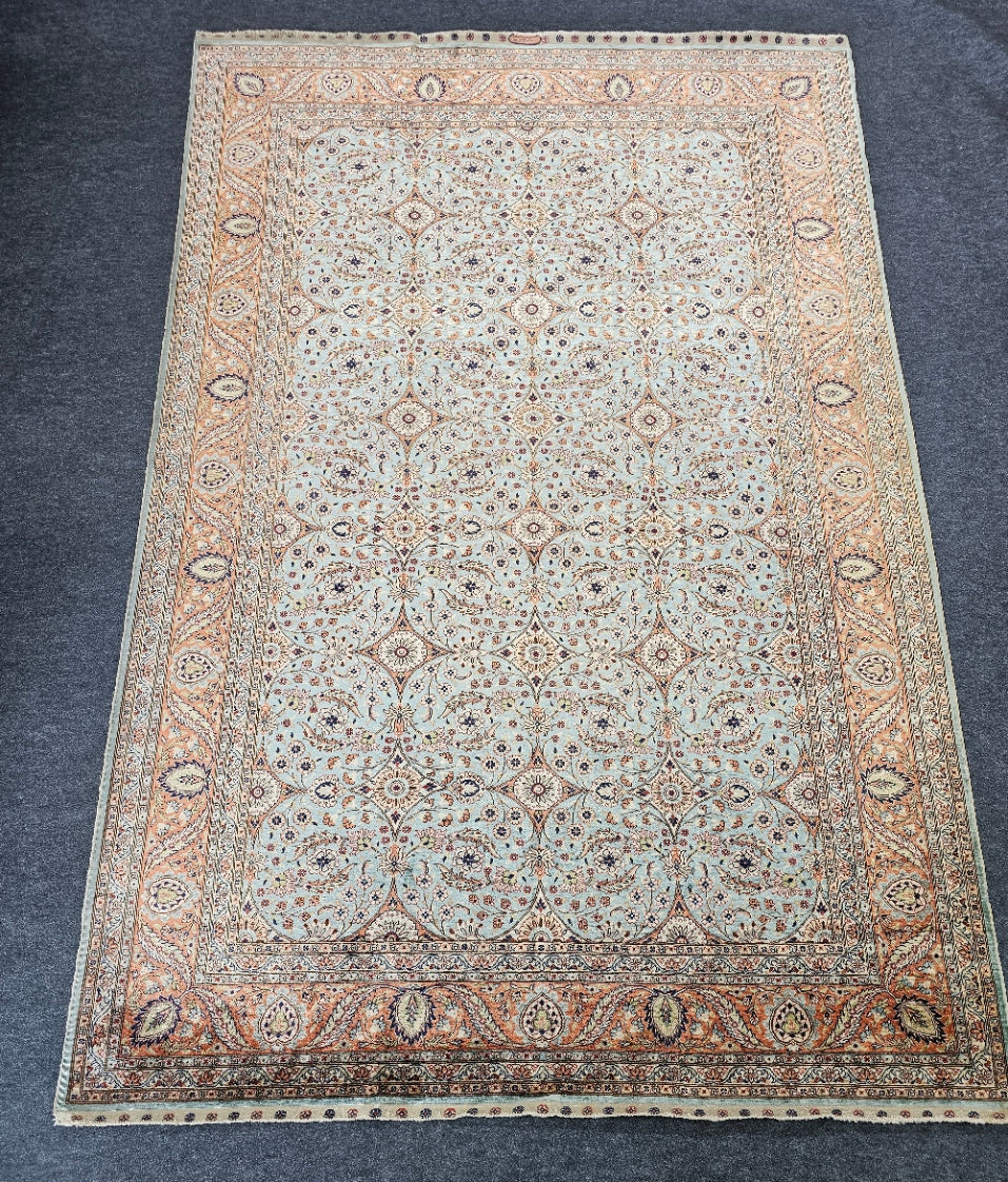 Vintage Silk Kayseri Rug – Exquisite Collector’s Piece (6 x 9)