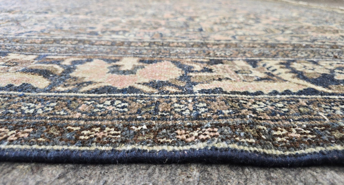 Antique Persian Hamadan Rug – Hand-Knotted Wool (8.10 x 11.6) – Neutral Tones #10387