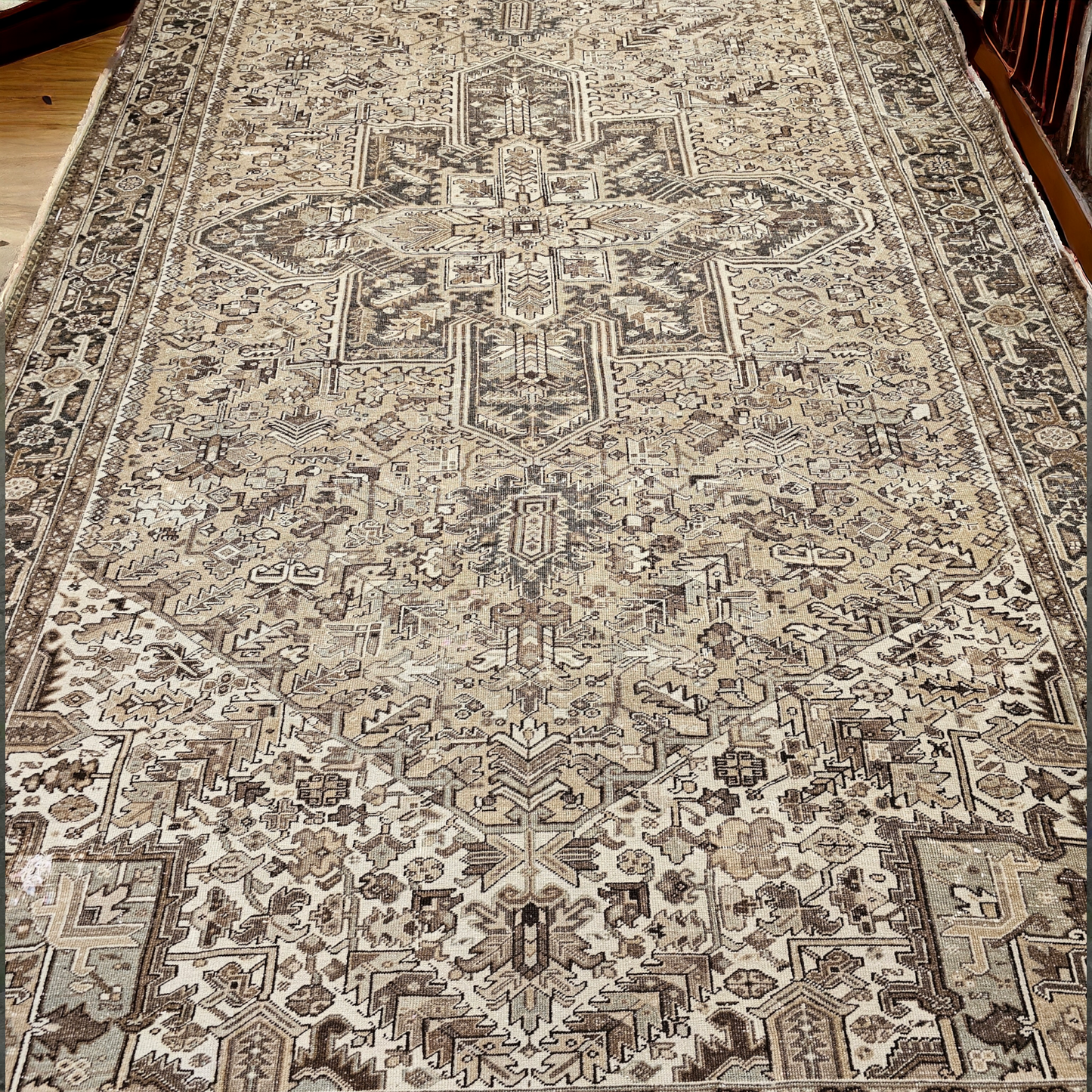 Antique Oversized Heriz Rug – 10.6 x 18