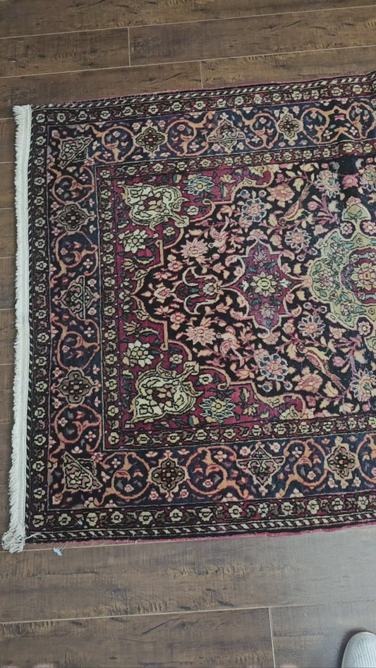 Antique Persian Isfahan Rug – Hand-Knotted Wool and Silk (4.5 x 6.6)