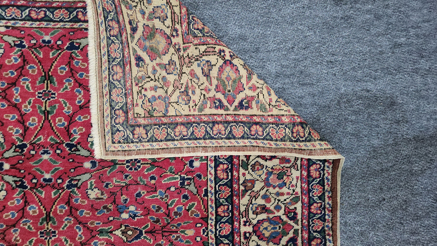 Antique Turkish Kaisari Rug – Hand-Knotted Wool (6.5 x 9.7)