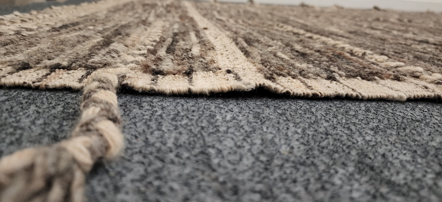Handwoven Moroccan Area Rug – Earthy Textural Design (6.8 x 7.8)