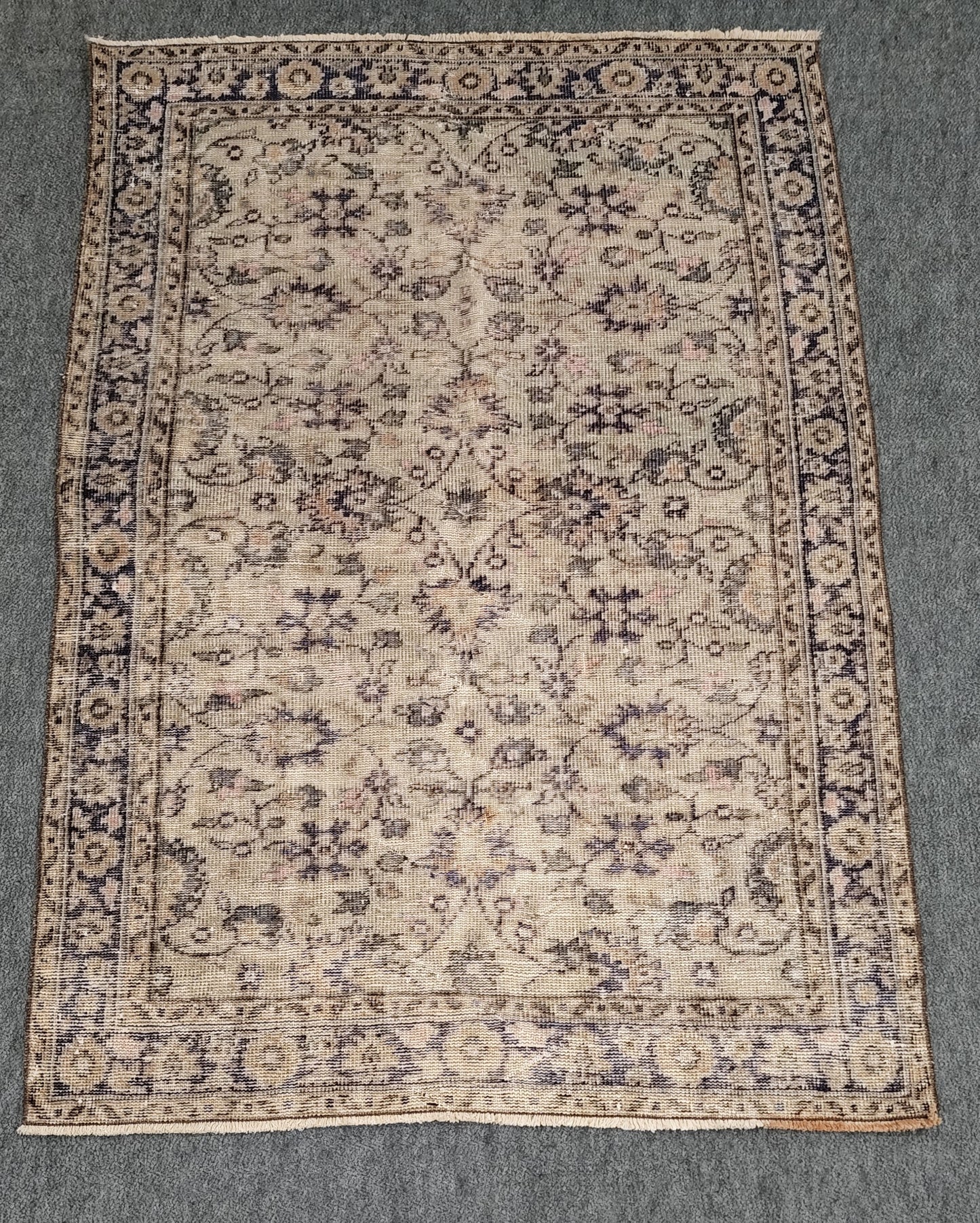 Vintage Distressed Persian Rug – 4 x 6 ft – Handwoven Wool