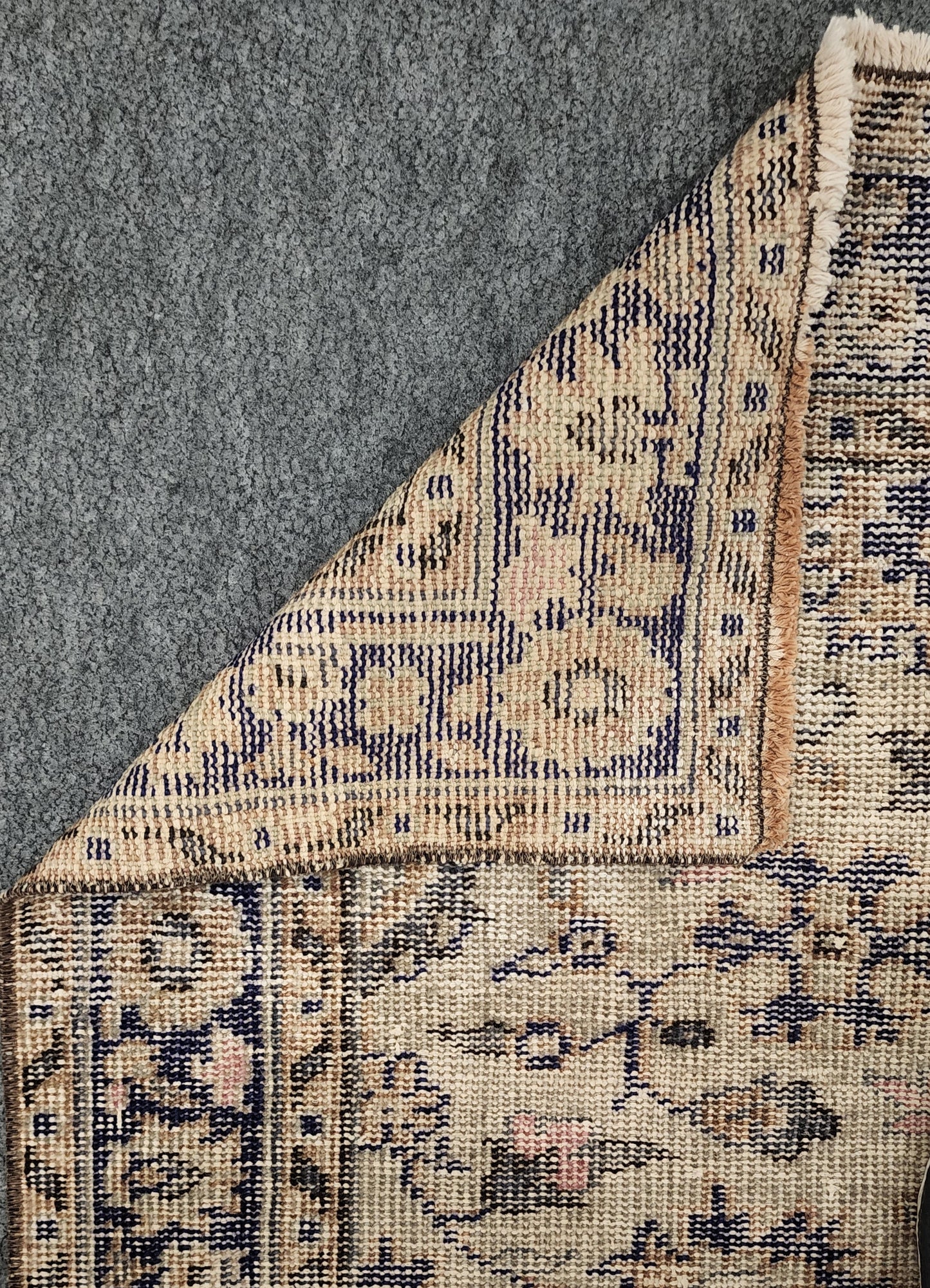 Vintage Distressed Persian Rug – 4 x 6 ft – Handwoven Wool