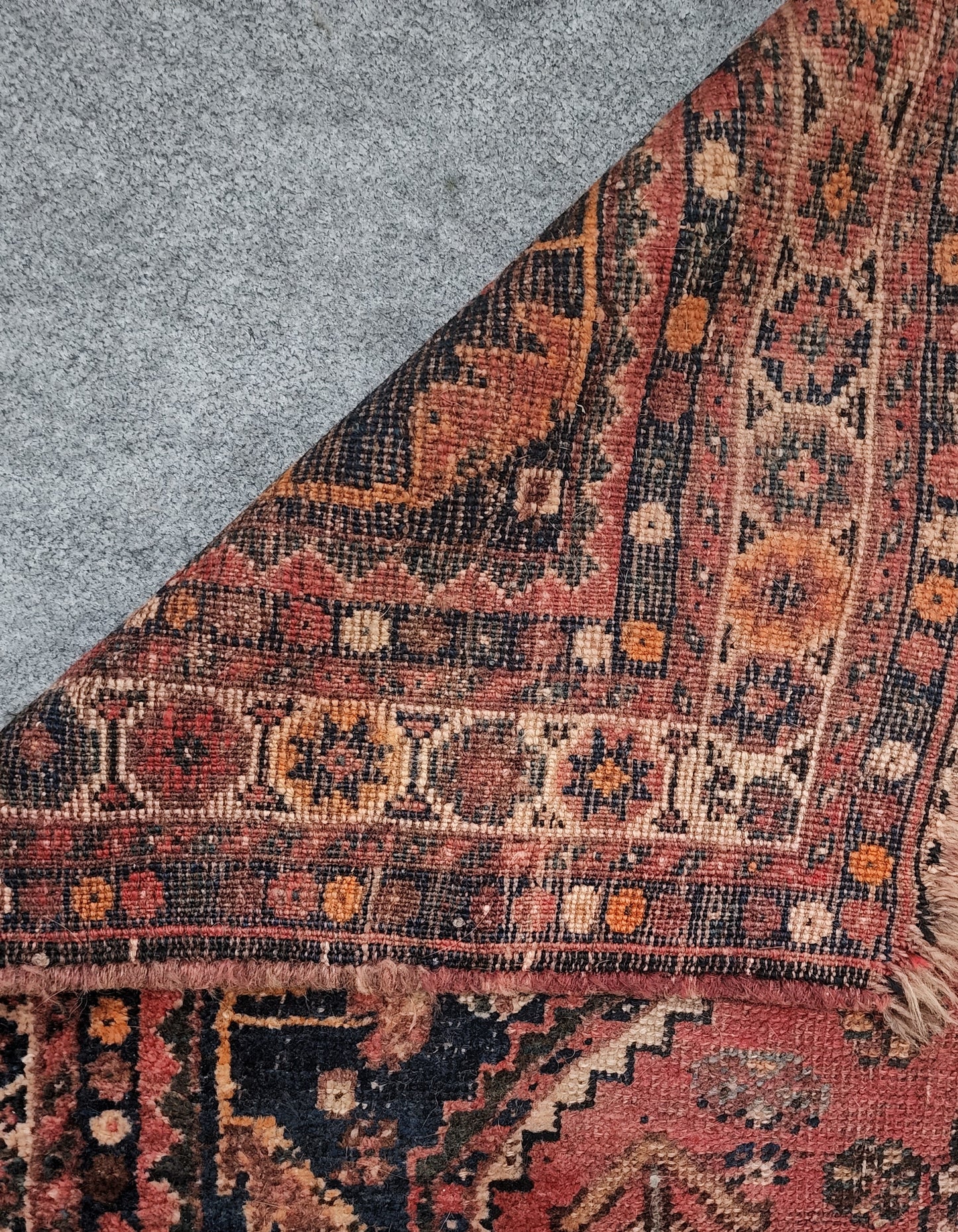 Vintage Qashqai Rug – 4.9 x 6 ft – Handwoven Wool