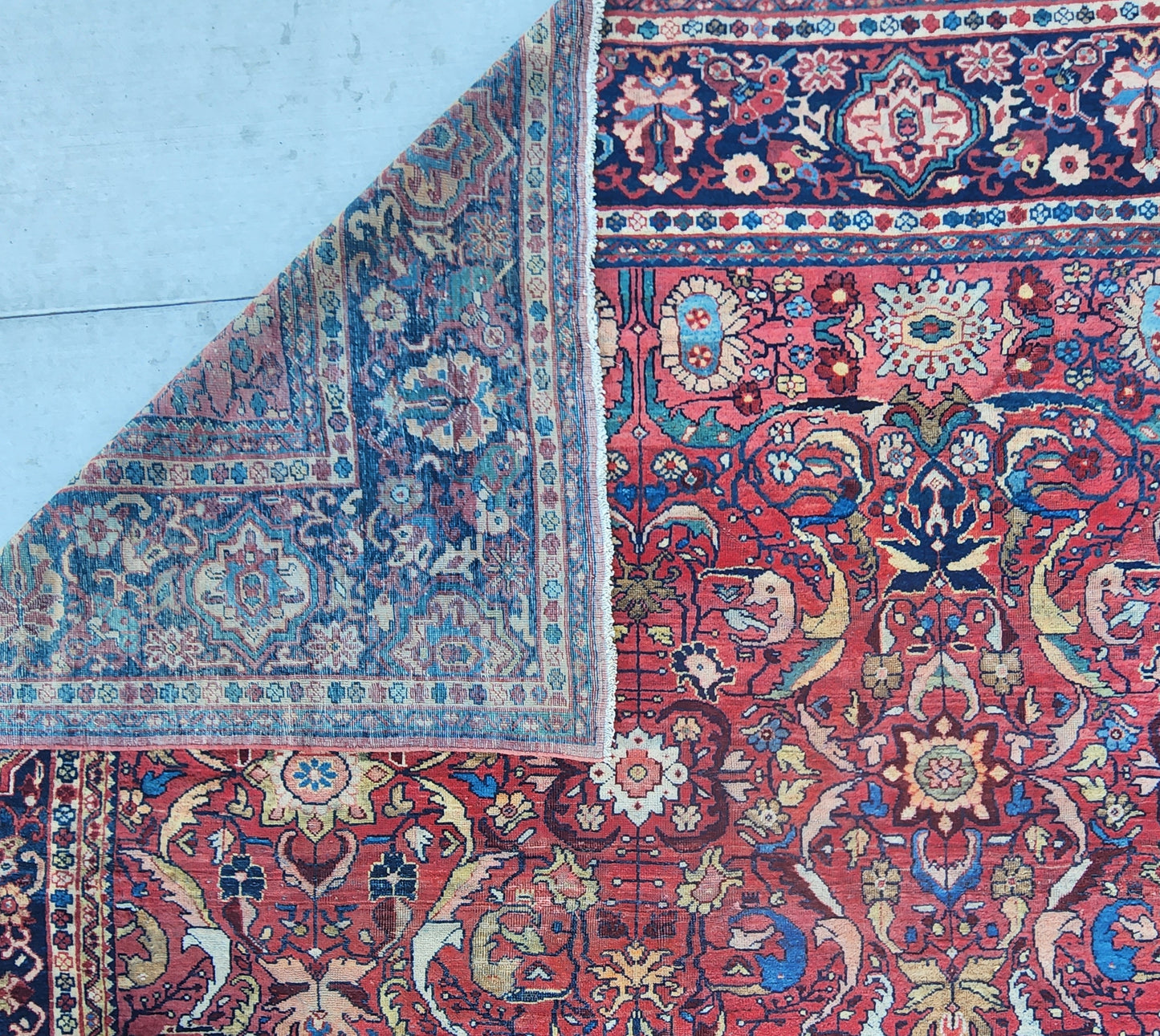 Antique Mahal (Oversized) Dimensions: 10.6 x 16.6 ft