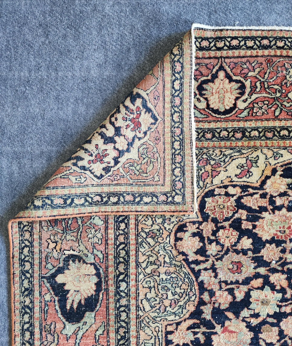 Antique Isfahan Rug – Persian Handwoven Wool & Silk Carpet (4.5 x 6.6 ft)