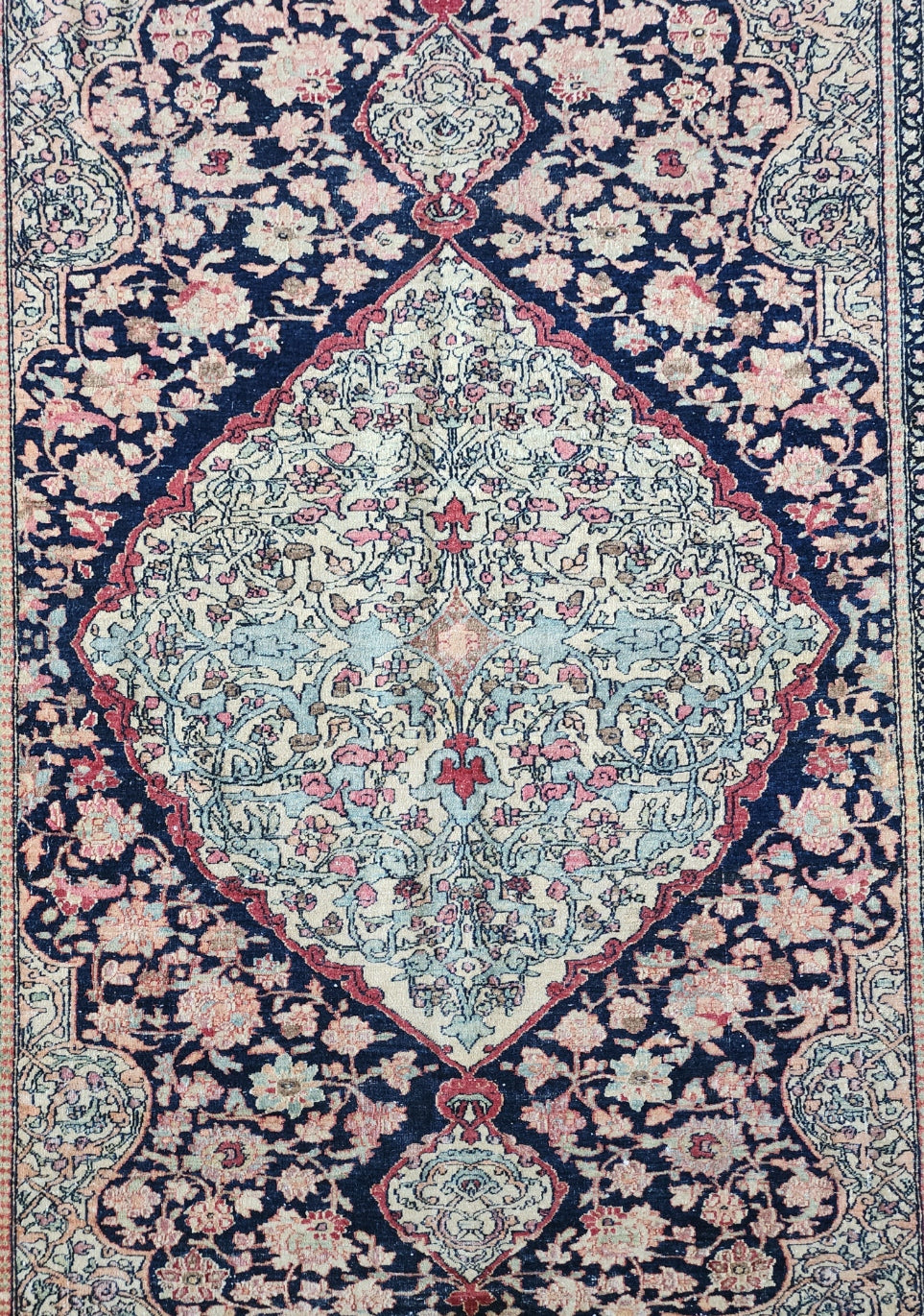 Antique Isfahan Rug – Persian Handwoven Wool & Silk Carpet (4.5 x 6.6 ft)