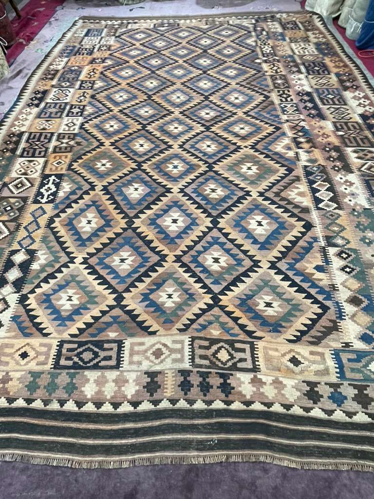 Maimana Kilim – 9.3 x 13.7