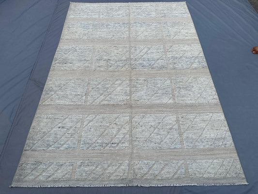 Handwoven Moroccan Style Rug - 5x8
